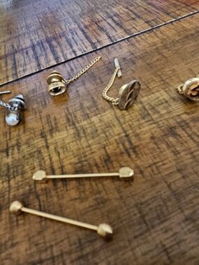 Gold Tone Shirt Collar Bars and Chain Tie Tack Set